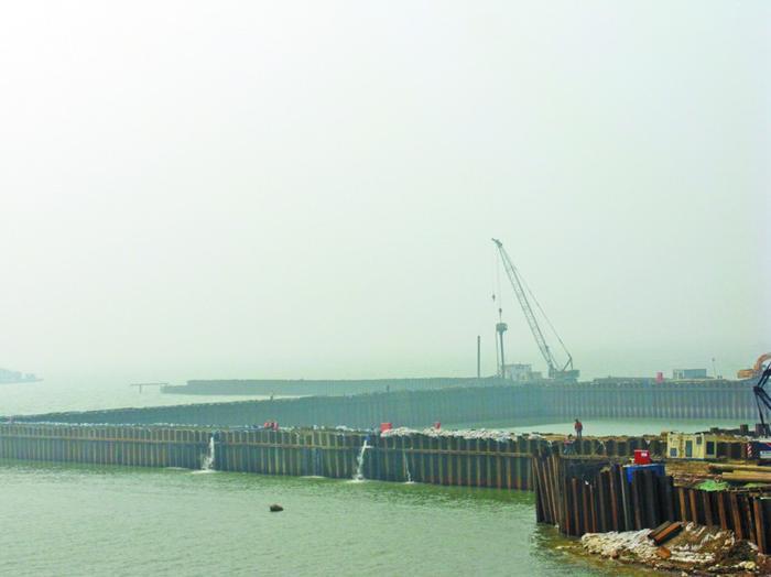 2018年4月29日，太湖隧道马山段首个围堰开始排水。