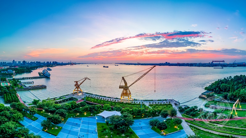 全力支持传统行业转型升级 