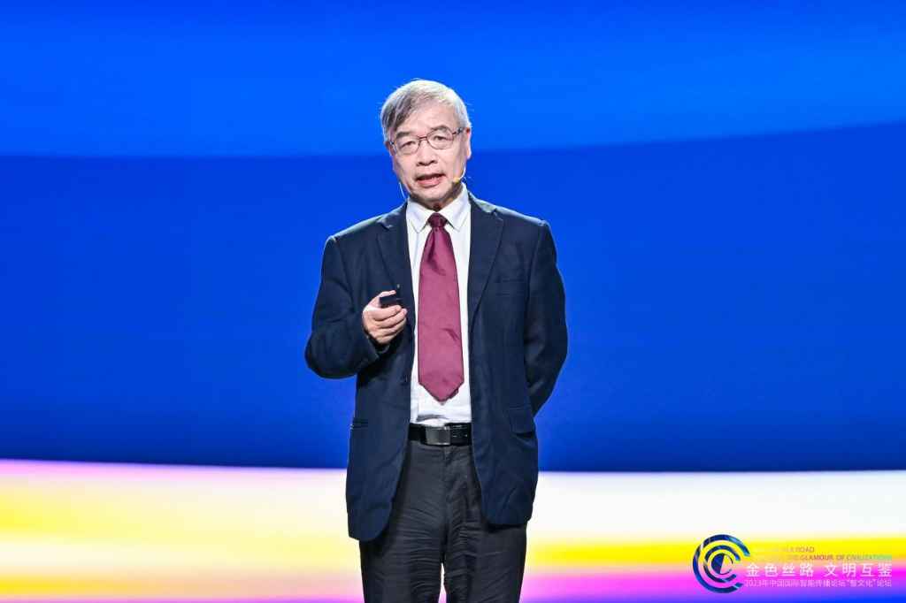 黄仁伟《“一带一路”软联通与中国文化“走出去”》主旨演讲