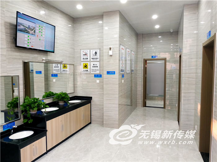 性爱论坛：小公厕见“大民生”，24小时开放让“方便”更方便